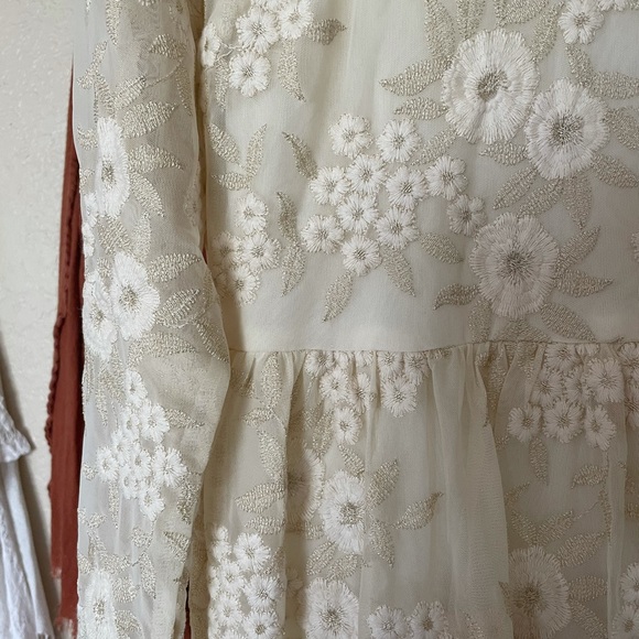 Heirloom Lace Wedding Gown - NWT - Picture 5 of 7